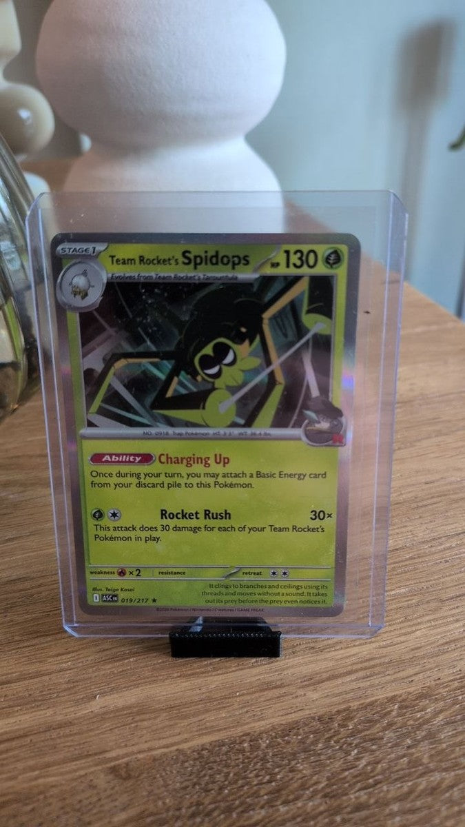 Team Rocket's Spidops 019/217 - Destined Rivals - Pokémon kaart